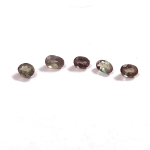 5 pièces pierre précieuse d'alexandrite de coupe ovale changeante de couleur pour la fabrication de bijoux, 0.90 carats de facettes ovales d'alexandrite naturelles, pierre précieuse en vrac - Product Image 2