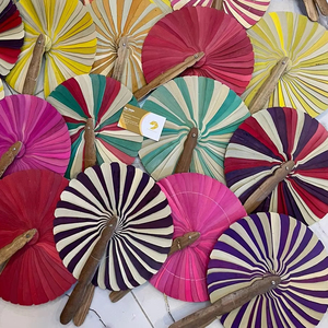 Abanico de Mano Hecho a Mano con Hojas de Palma de Vietnam, Material Natural Ecológico, Pedido al por Mayor, Exportación - Product Image 1