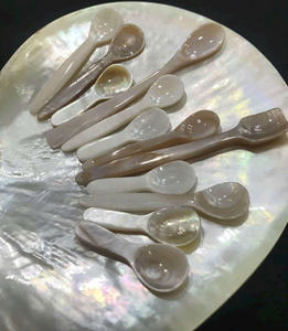 Cuillère à coquillages élégante faite à la main-Parfait pour remuer les thés et les desserts Cuillère à nacre naturelle faite à la main - Product Image 4