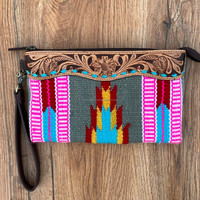 Nouveau élégant occidental aztèque repoussé en cuir bracelet pochette Vintage marron outillage sacs à main Unique aztèque matelassé en cuir bracelet sac