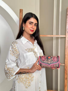 Cowgirl Pink Floral Boho Hand Tooled Cartera con solapa de cuero Cartera de mano de cuero genuino personalizada Cartera de tarjeta de crédito de cuero occidental - Product Image 4