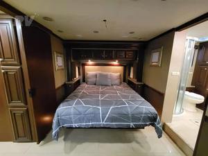 EN OFERTA Autocaravana T-H-O-R M-O-T-O-R COACH TUSCANY 45LT Modelo 2013 Usada en Buen Estado con Alto Rendimiento Disponible para la Venta - Product Image 2