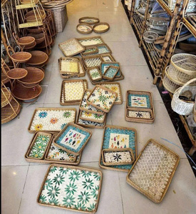 Plateau de service en bambou fait main, écologique, en rotin tressé avec motif incrusté de nacre - Product Image 3