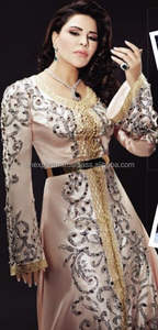 Caftan de luxe de Dubaï pour femmes avec broderie à la machine et travail de la pierre - Product Image 2