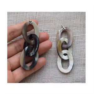 Bijoux élégants Boucles d'oreilles en corne de boeuf Bijoux avec peau naturelle pour femme Filles 100% Naturel et écologique par l'artisanat du croissant - Product Image 3