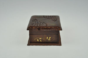 Silla hecha a mano de madera maciza tallada exquisita de Tradebyd con diseño personalizable para la decoración moderna y tradicional del hogar - Product Image 6