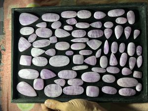 Piedras preciosas sueltas de jaspe kunzita verde de grado AAA pulidas en formas de mezcla natural Venta de Exportador - Product Image 2
