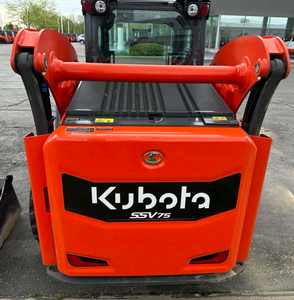 จัดส่งฟรี รถตักล้อยาง Kubota SSV75 พร้อมเครื่องยนต์ EPA Tier 4 Final ปั๊มและมอเตอร์ประสิทธิภาพสูง เครื่องจักรสำหรับงานดิน - Product Image 4