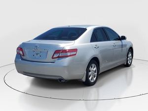 EN SOLDE! Véhicule commercial d'occasion Toyota Camry LE 2011 en vente aux enchères par un courtier - Product Image 6
