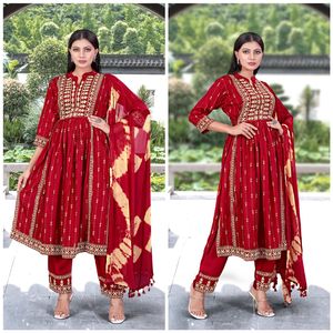 Mới hợp thời trang Thiết kế thêu mô hình Rayon nayra cắt kurti quần với dupatta cho phụ nữ với giá bán buôn - Product Image 6