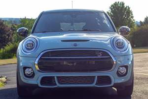 SUPER CLEAN 2019 M-I-N-I COO-PER S 4 portes, édition bleu glace, prêt à être expédié - Product Image 2