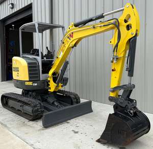 ENVÍO GRATUITO Miniexcavadora WACKER NEUSON EZ26 de 21 HP con cabina abierta, sistema hidráulico, cuchilla de rellenado, 2 velocidades, aprobación EPA y CE, asientos acolchados - Product Image 2