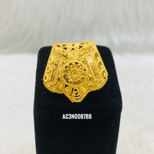 Dernière chaîne de boîte de collier ras du cou en laiton plaqué or avec motif de fleurs pour les fêtes et les mariages - Product Image 2