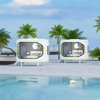 Maison capsule spatiale avec piscine