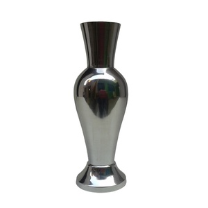 Vase à fleurs en aluminium avec finition polie brillante pour la décoration intérieure Vase à fleurs de décoration de table de qualité supérieure - Product Image 6