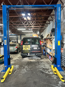 Elevador de Dos Postes Northstar de 10,000 lb. Elevador de dos postes de alta resistencia con gran capacidad de elevación, el mejor elevador de autos para taller mecánico, proveedor cerca de mí - Product Image 5