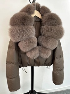 Chaqueta de invierno Premium a prueba de viento de tendencia, chaqueta acolchada de diseño personalizado para mujer, chaqueta acolchada elegante con cremallera al por mayor - Product Image 2