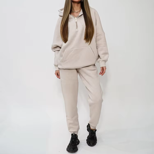 2025 élégant femmes coton à capuche survêtement à manches longues décontracté tenue de course solide motif hauts courts pour l'hiver prix de gros - Product Image 1