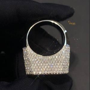 Impresionante anillo de racimo de corte brillante de diamante cultivado en laboratorio de oro sólido de 10K rodio Ajuste de pavé helado completo regalo de boda de Hip Hop de lujo - Product Image 4