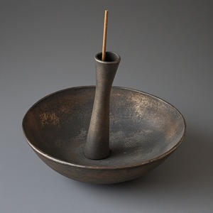 Bouton décoratif fait main en laiton de support de bâton d'encens avec la texture antique et la conception florale pour la décoration à la maison - Product Image 4