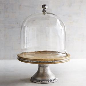 Support à gâteau élégant en métal avec dôme en verre, conçu pour les rassemblements festifs, les vacances et les occasions spéciales d'accueil - Product Image 1