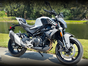 CFMOTO 450NK 2024 d'occasion disponible à la vente - Product Image 1