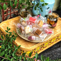 100% bonbons mous à la noix de coco naturelle/bonbons en forme de cube avec différentes saveurs comme la feuille de pandan, l'arachide, le durian