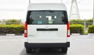 Hiace Van 2023 Usada, Tracción en las Cuatro Ruedas, Asientos de Cuero, 4 Plazas, Automática, Neumáticos R18, Interior Oscuro, Control de Crucero Adaptativo, Techo Panorámico, 4.5L - Product Image 2