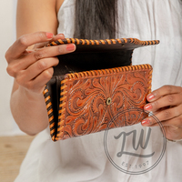 Portefeuilles tendance faits main en cuir de vachette véritable, de haute qualité, avec gravures florales, pour femmes, à la mode.