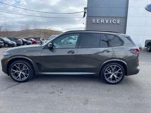 BMW X5 M60i XDrive AWD 2024, Impecable, con Asientos de Cuero, Bluetooth, Paquete Deportivo, Sistema de Navegación, Encendido Remoto, R18, Volante a la Izquierda - Product Image 4