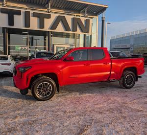 Toyota Tacoma TRD Off-Road Doble Cabina Usada 2024 - Product Image 3