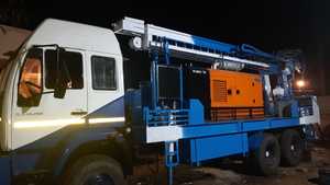 Plataforma de perforación de pozos de agua con motor diésel, con profundidad máxima de perforación de 300M montada en camión a la venta - Product Image 3