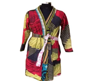 El yapımı geri dönüşümlü Vintage stil Kantha yorgan Kimono Kantha yorgan kış ceket cepler ve pamuk astar dokuma uzun baskılı