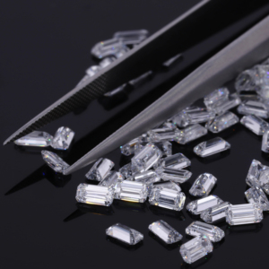 Precio al por mayor de La India para la fabricación de joyas de diamantes finos VVS Lab Grown White CVD Synthetic Emerald cut Loose Lab Diamonds - Product Image 1