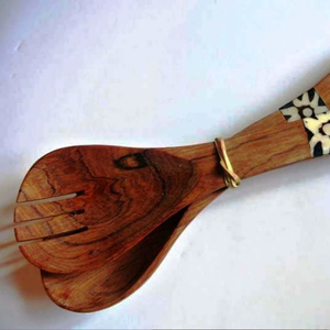 Juego de utensilios para ensalada de acacia, hechos en India, ecológicos, aptos para lavavajillas, para el hogar y la cocina. - Product Image 1
