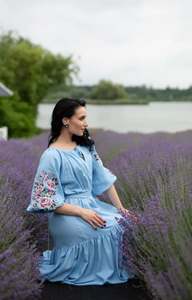 Occasion porter des robes ukrainiennes brodées de fleurs pour les femmes col rond concepteur mi-longueur unique meilleures robes ukrainiennes - Product Image 3