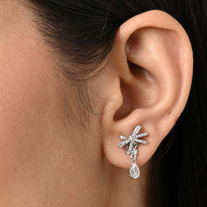 Boucles d'oreilles pendantes chic en argent avec nœud - Product Image 4