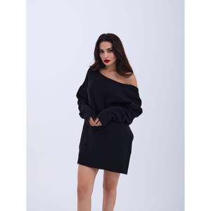 43221 Pull ample en tricot noir à dos en V, style décontracté - Product Image 3