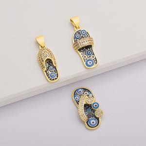 Dijes de Moda QIKU con Forma de Zapatilla, Chapados en Oro de 18K, con Circonita, para Hacer Collares, Venta en Línea - Product Image 1