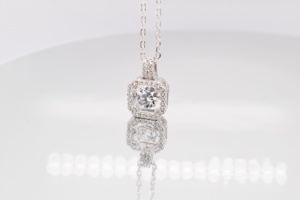 Vente en gros de collier de luxe en argent sterling 925 avec faux diamant et zircon tendance plaqué or et rhodium - Product Image 2