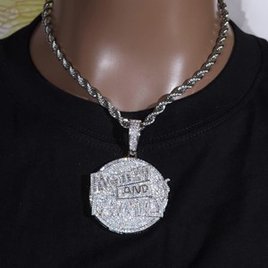 Collares Personalizados con Colgante de Diamantes y Esmeralda Creada en Laboratorio, Cadena de Plata 925 Chapada en Oro, Estilo Hip Hop para Fiestas - Product Image 2