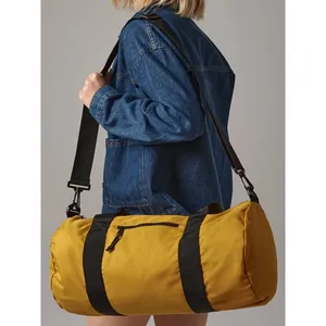 Sac en baril recyclé durable pour sacs de sport promotionnels à cordon de serrage – Solution de merchandising écologique - Product Image 1