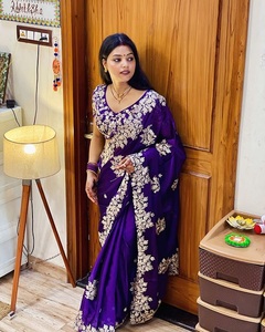 Elegante Sari de Seda Rangoli de Boutique India con Blusa, Diseño Exclusivo para Amantes de la Moda, Última Colección para Fiestas, Bodas y Eventos - Product Image 1