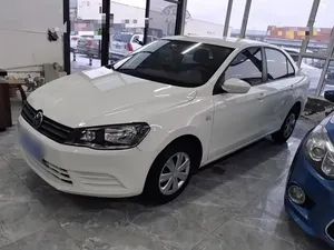 Prêt à être expédié : Volkswagen Jetta d'occasion, modèle 2015, édition Value, 1.6L, boîte manuelle, finition Fashion, berline essence à vendre - Product Image 3