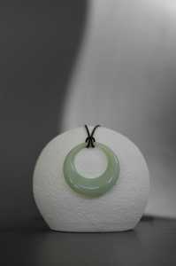 Collier pour femme en résine acrylique géométrique en forme de larme, vente en gros à prix abordable - Product Image 5