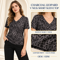 Haut à manches courtes décontracté pour femme, imprimé léopard gris et noir, col en V, pour collections de boutiques, fabrication sur mesure, marque privée, OEM, ODM