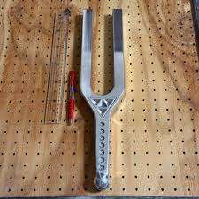 Fourches de sonothérapie (CHAKRA) pour la guérison sonore, grandes fourches géantes, 256 - 528 Hz - Product Image 6