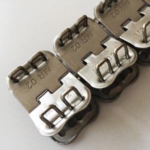 Fabricant turc, attaches en acier inoxydable de haute qualité avec finition galvanisée, épaisseur d'acier de 1 mm, MR02-SS-600 RS125 Alligator Fasteners - Product Image 3