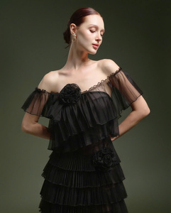 Mini vestido de noche negro con gradas, encanto misterioso y encanto hecho en Vietnam - Product Image 3
