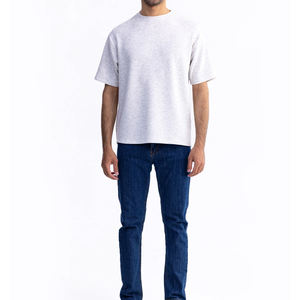 Camiseta 100% algodón para hombre, estilo urbano, personalizada, holgada, estampada, de manga corta y cuello redondo. - Product Image 1